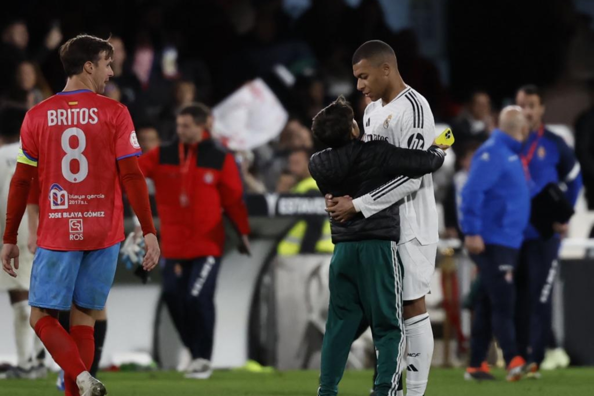 表现也引人 表现也引人